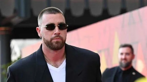 Travis Kelce net worth NFL contract earnings tight end